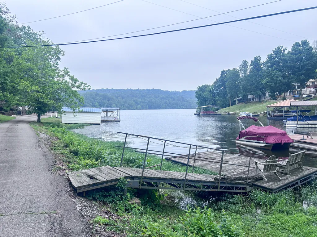 305 Lakeshore Drive Dawson Springs KY 42408