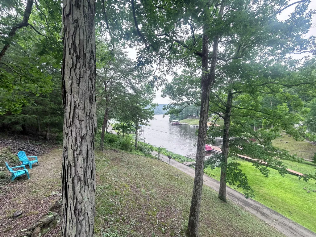 305 Lakeshore Drive Dawson Springs KY 42408