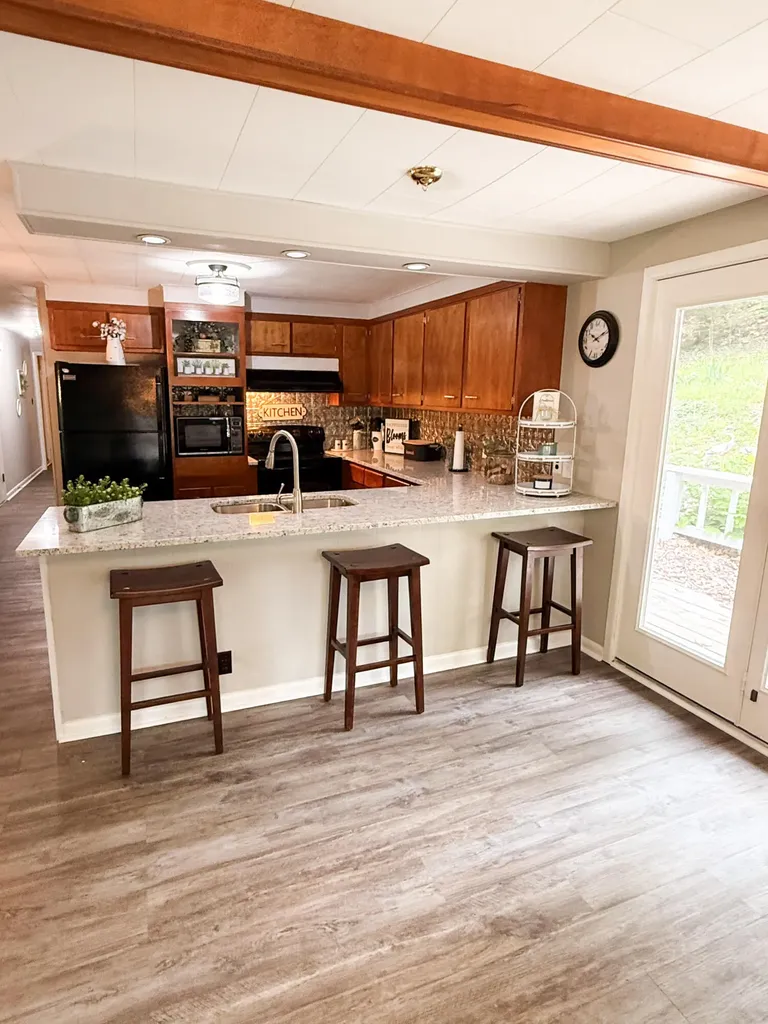 305 Lakeshore Drive Dawson Springs KY 42408
