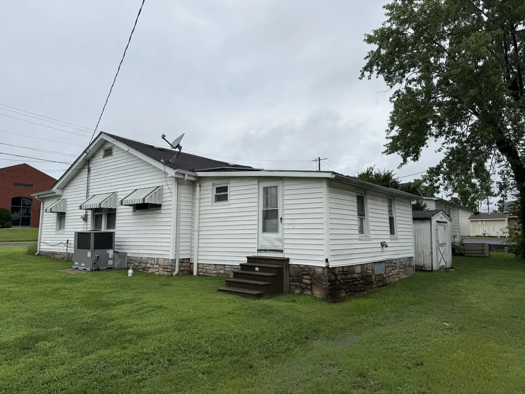 1207 Elm Street Benton KY 42025