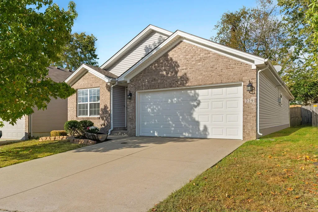 229 Shell Court Lexington KY 40511