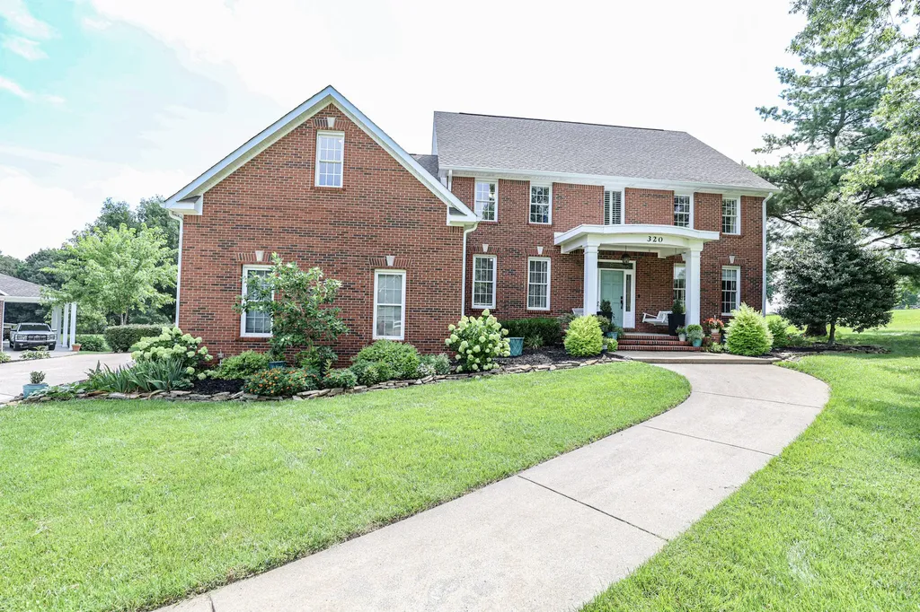 320 Braddie Cove Paducah KY 42001