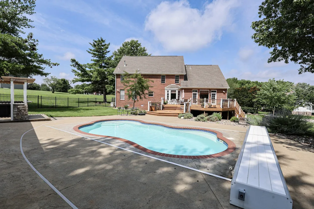 320 Braddie Cove Paducah KY 42001