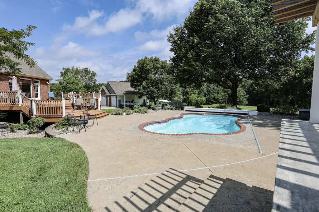320 Braddie Cove Paducah KY 42001