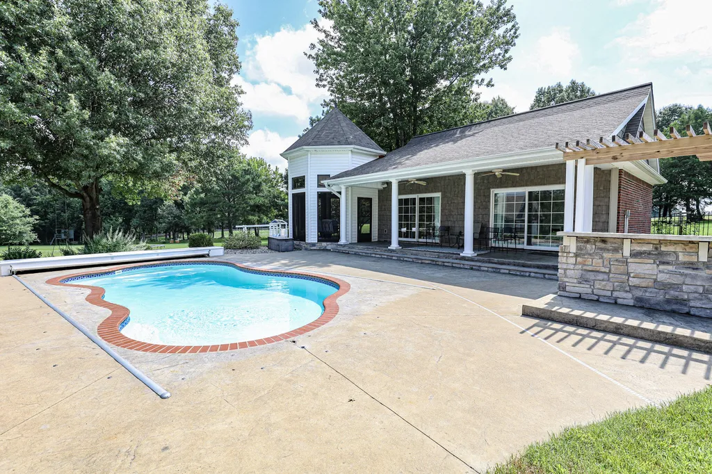 320 Braddie Cove Paducah KY 42001