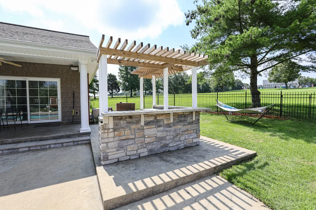 320 Braddie Cove Paducah KY 42001