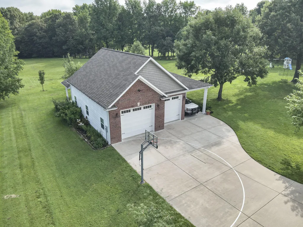 320 Braddie Cove Paducah KY 42001