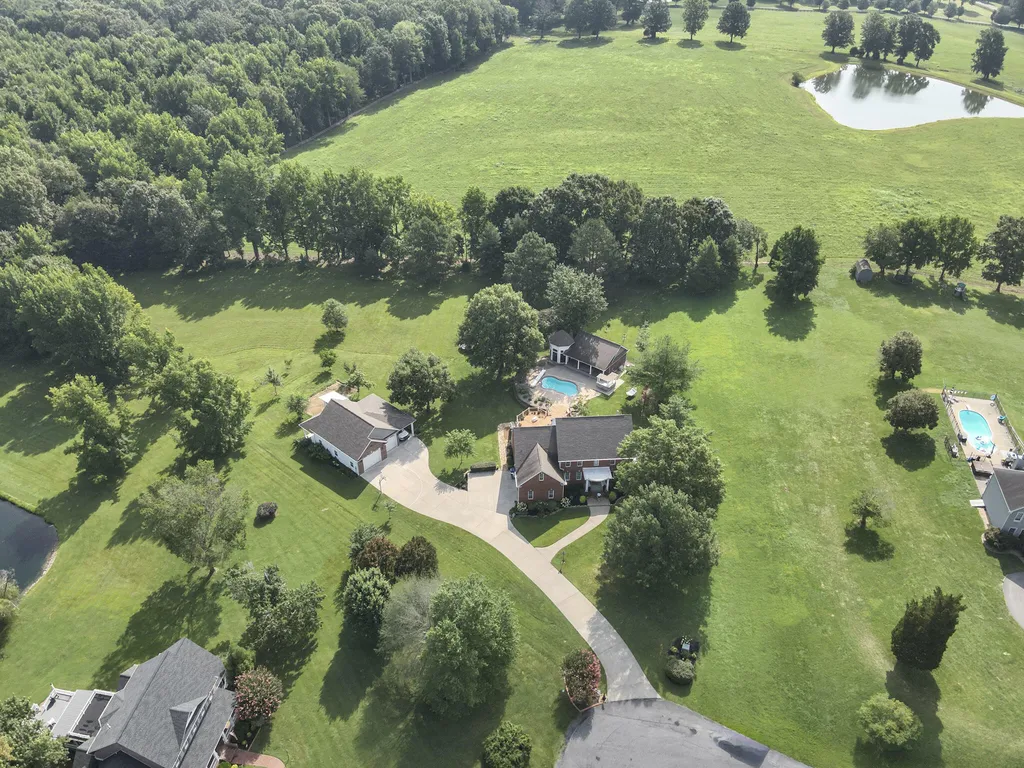 320 Braddie Cove Paducah KY 42001