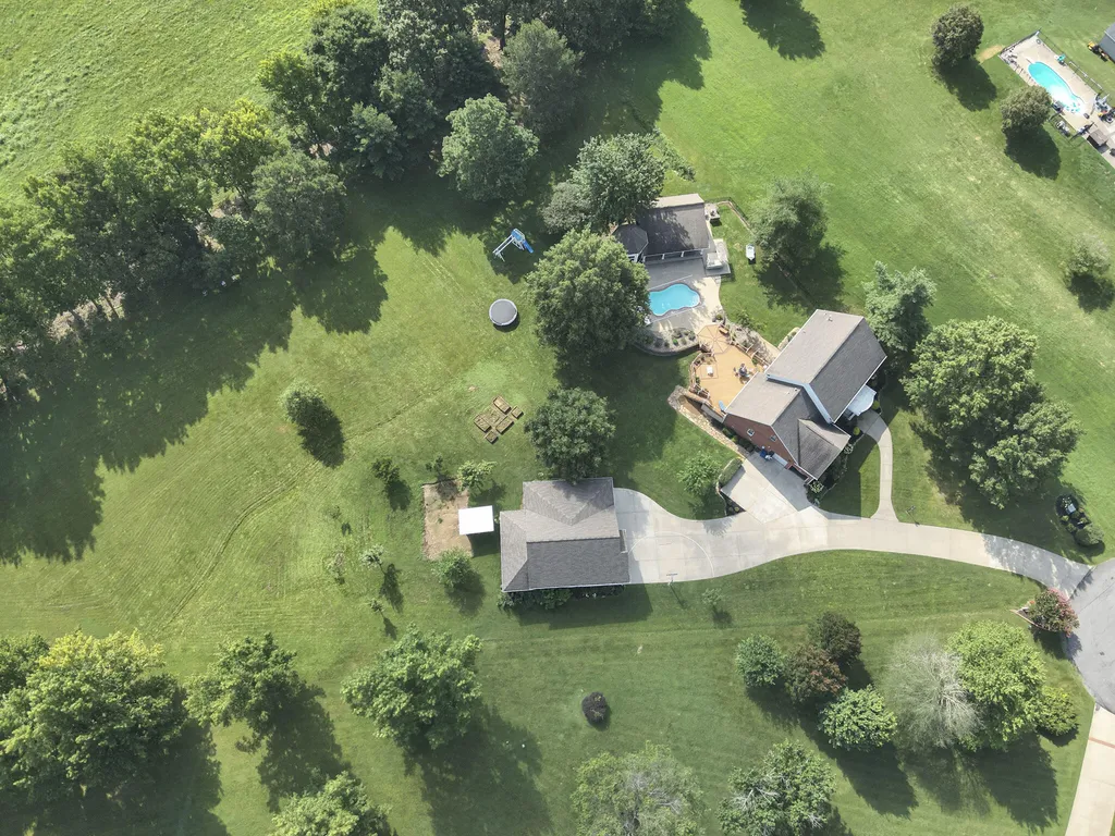 320 Braddie Cove Paducah KY 42001