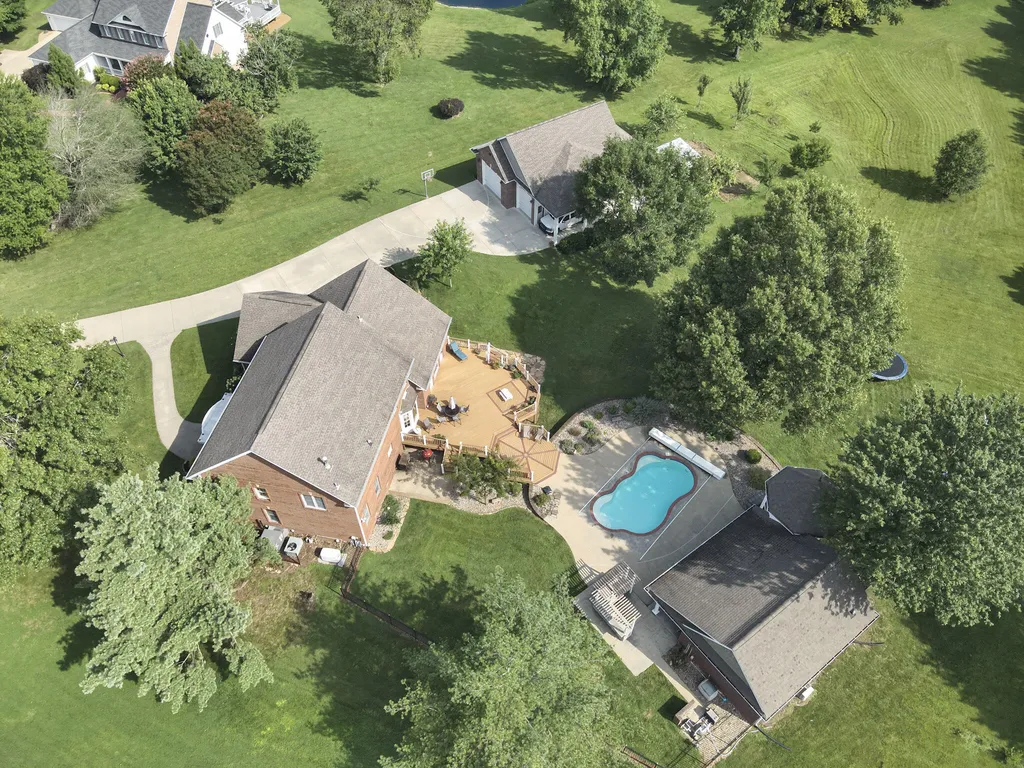 320 Braddie Cove Paducah KY 42001