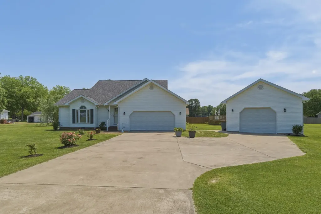 373 Powell Street Benton KY 42025