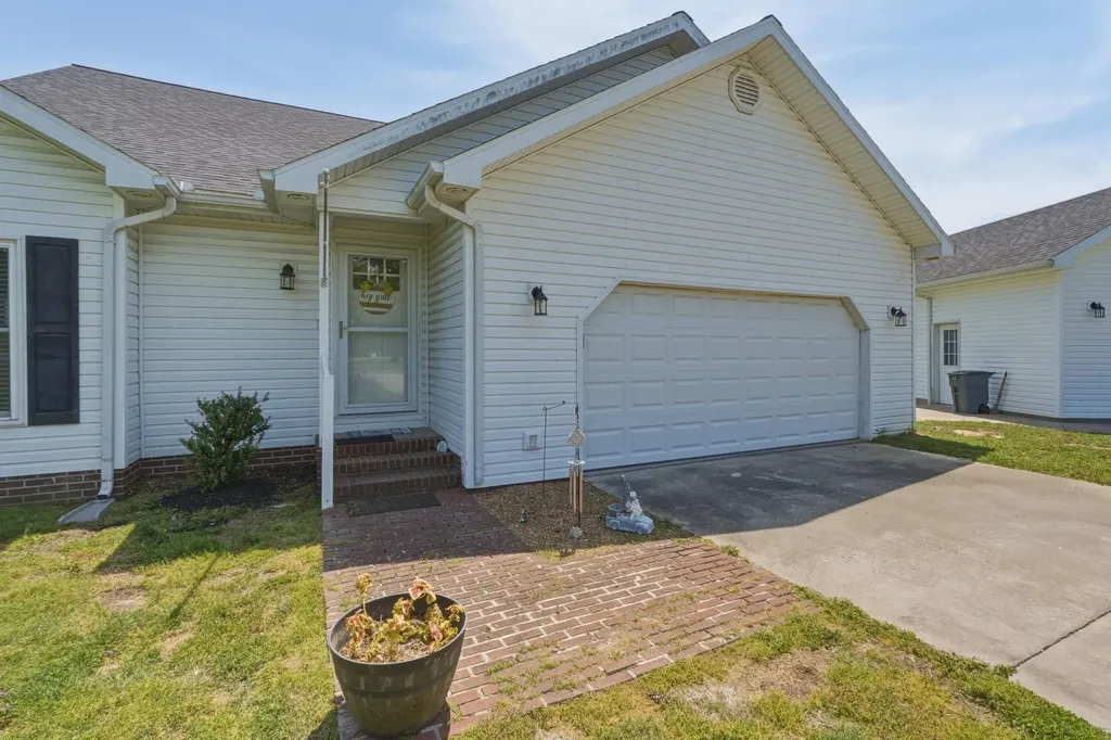 373 Powell Street Benton KY 42025