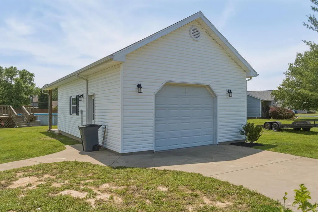 373 Powell Street Benton KY 42025