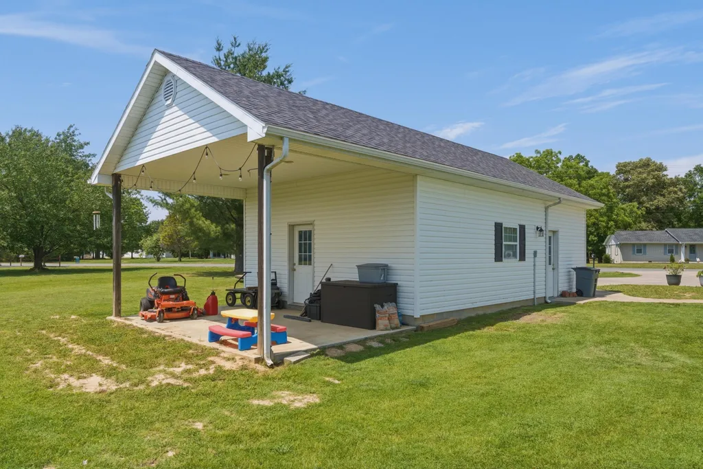373 Powell Street Benton KY 42025