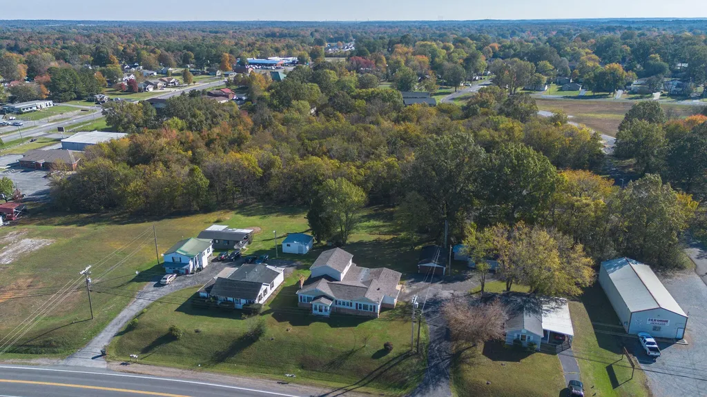581 S Main Street Calvert City KY 42029