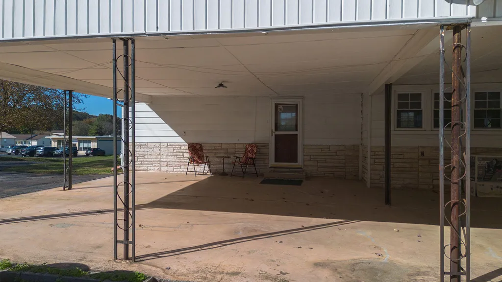 581 S Main Street Calvert City KY 42029