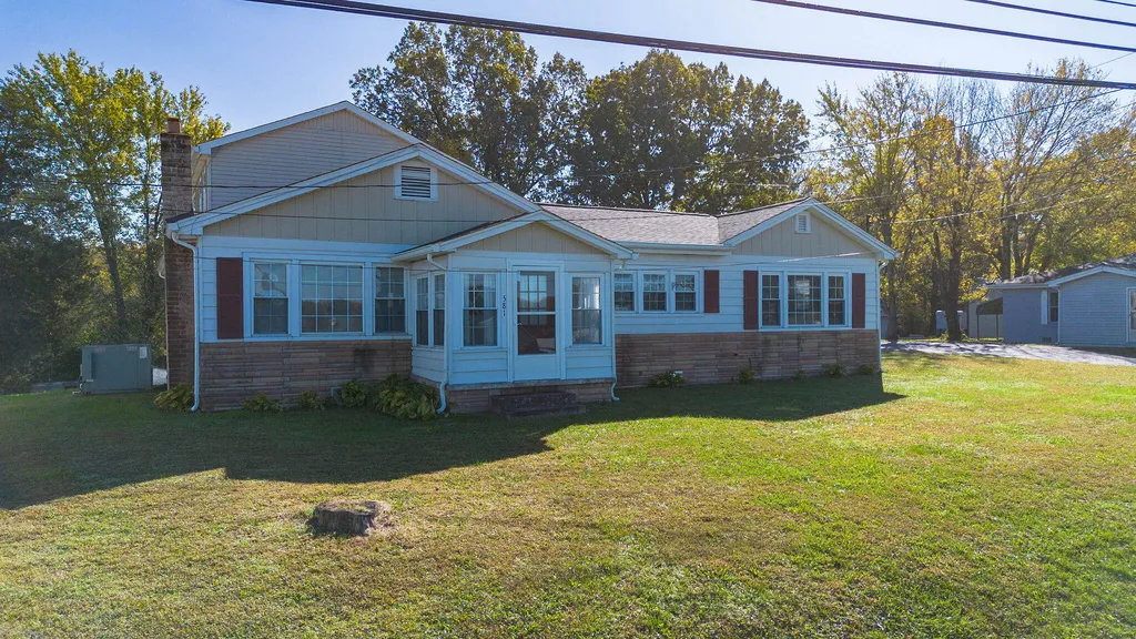581 S Main Street Calvert City KY 42029