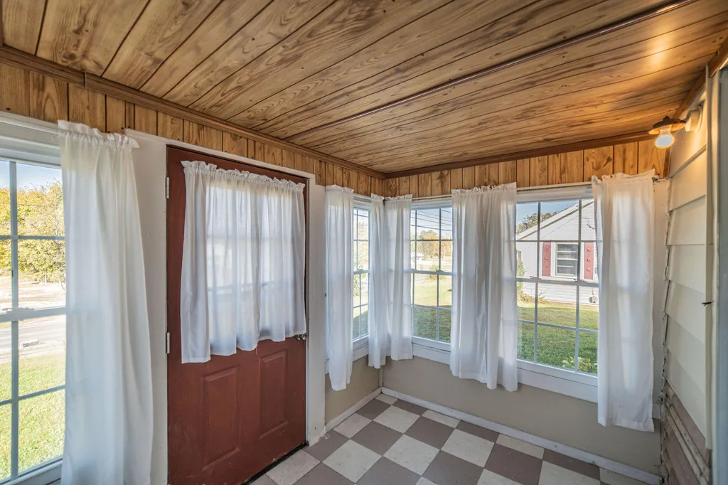 581 S Main Street Calvert City KY 42029