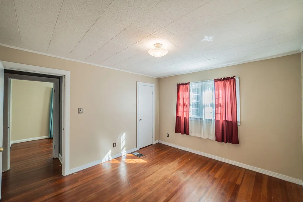 581 S Main Street Calvert City KY 42029