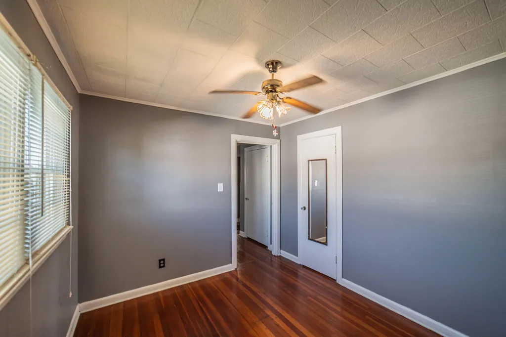 581 S Main Street Calvert City KY 42029