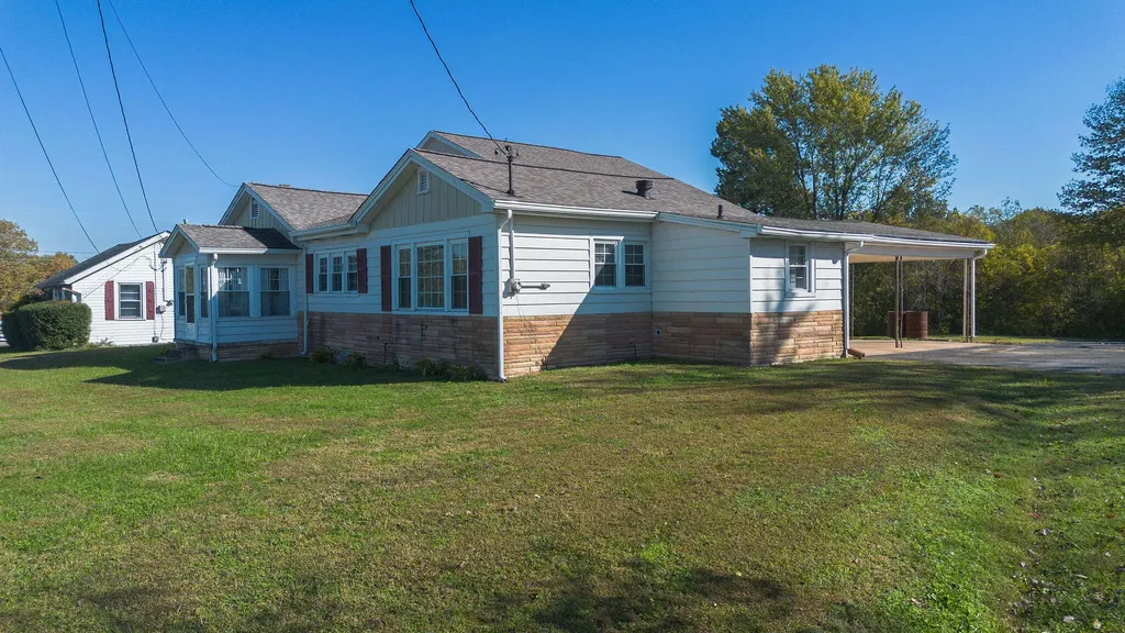 581 S Main Street Calvert City KY 42029