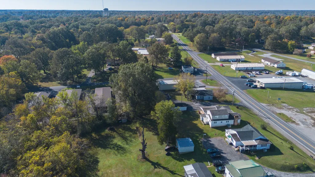581 S Main Street Calvert City KY 42029