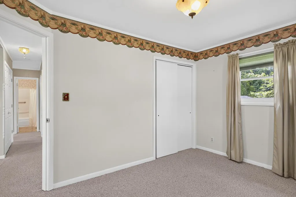 135 Southern Heights Mayfield KY 42066