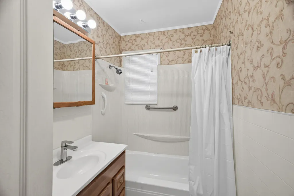 135 Southern Heights Mayfield KY 42066
