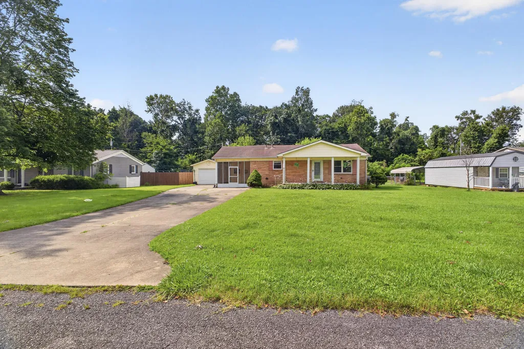 135 Southern Heights Mayfield KY 42066