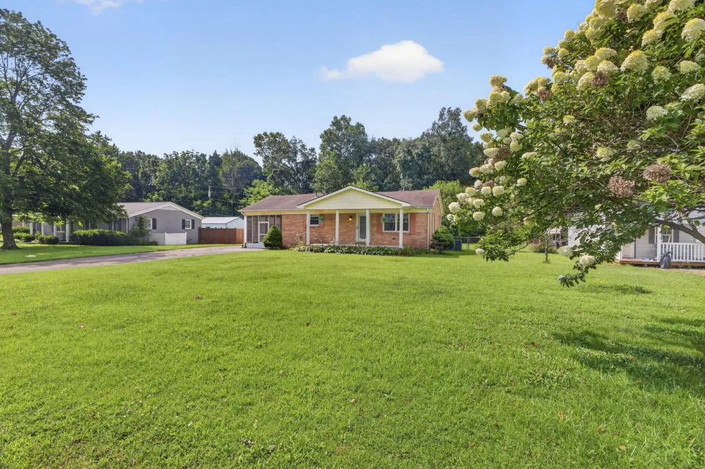 135 Southern Heights Mayfield KY 42066