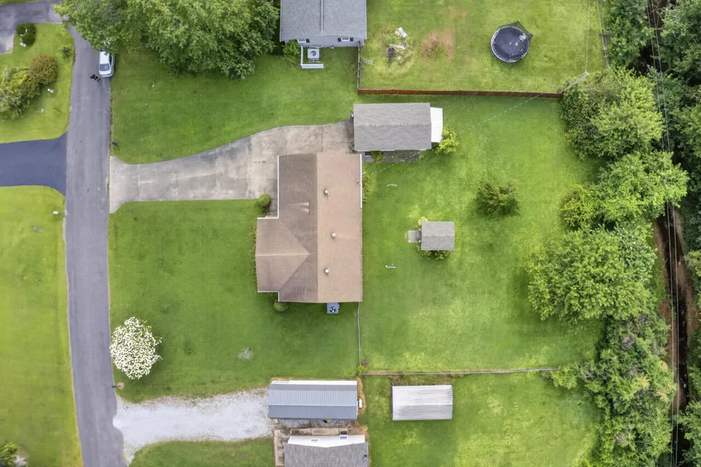 135 Southern Heights Mayfield KY 42066
