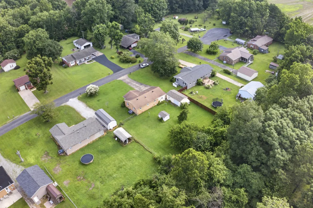 135 Southern Heights Mayfield KY 42066