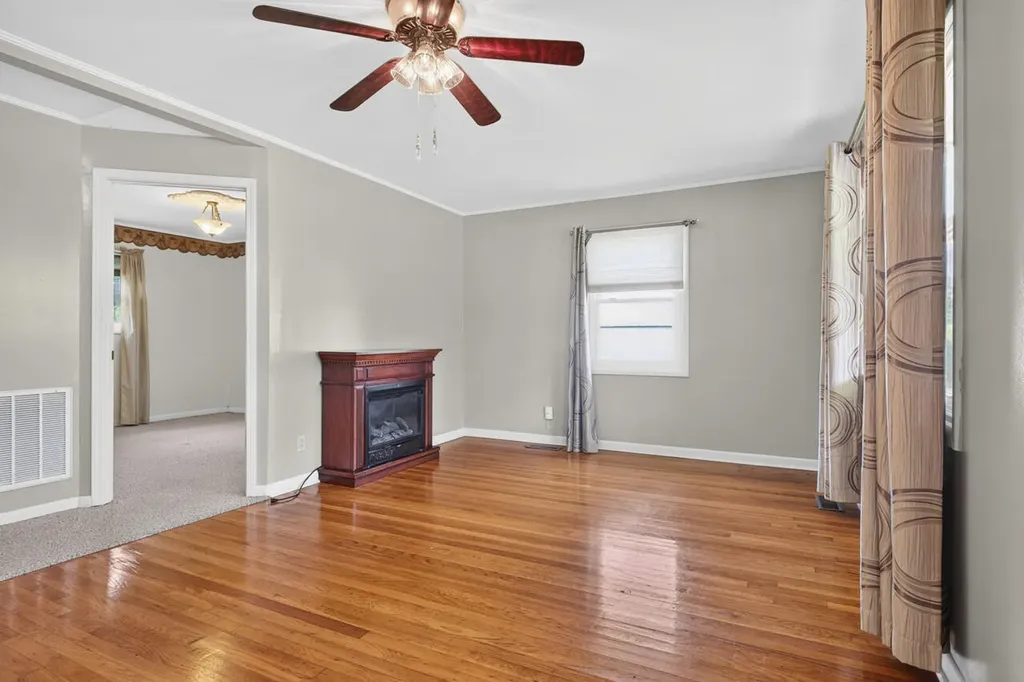 135 Southern Heights Mayfield KY 42066