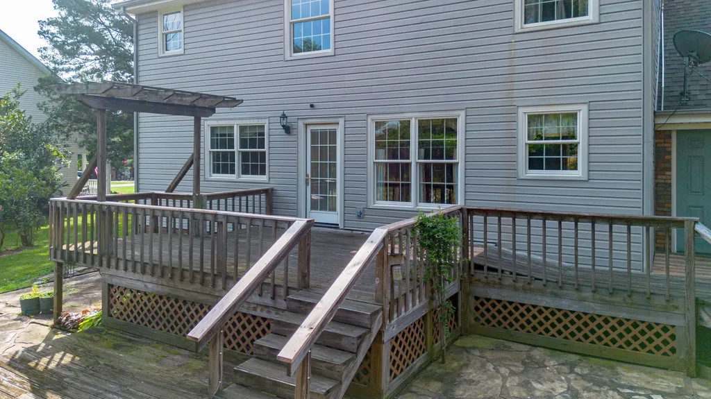 323 Meadowaire Drive Paducah KY 42003