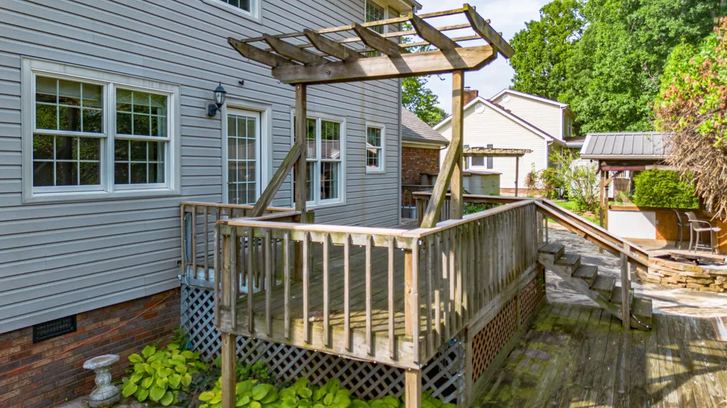 323 Meadowaire Drive Paducah KY 42003