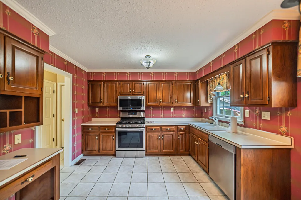 323 Meadowaire Drive Paducah KY 42003