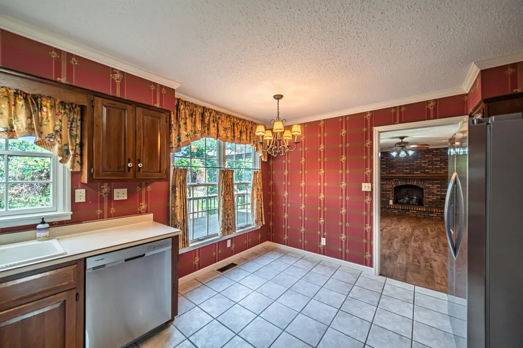 323 Meadowaire Drive Paducah KY 42003