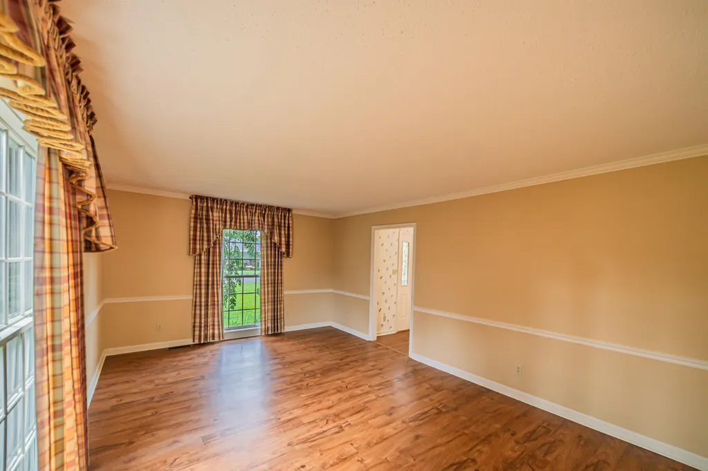 323 Meadowaire Drive Paducah KY 42003