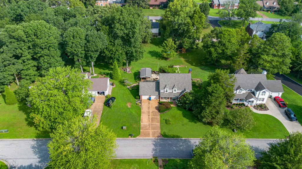 323 Meadowaire Drive Paducah KY 42003