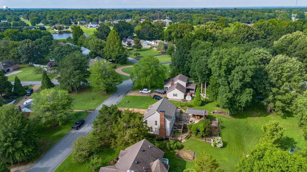 323 Meadowaire Drive Paducah KY 42003