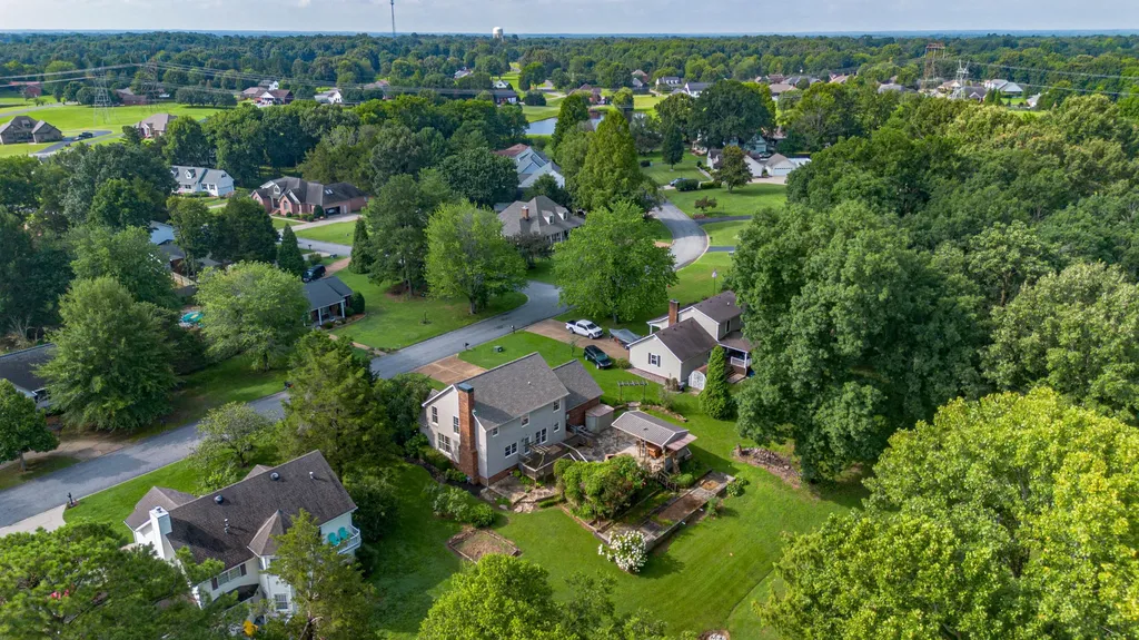 323 Meadowaire Drive Paducah KY 42003