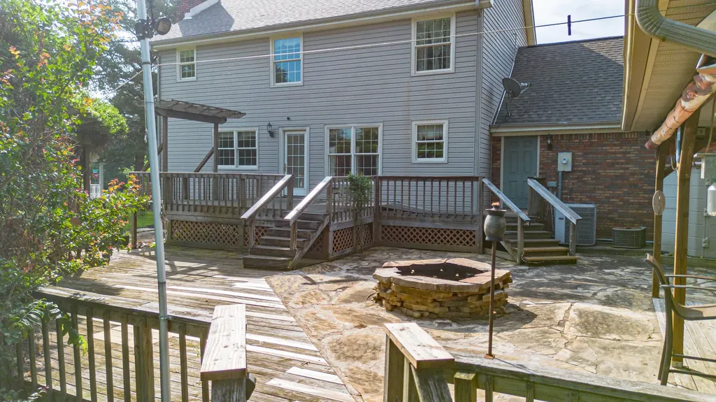 323 Meadowaire Drive Paducah KY 42003