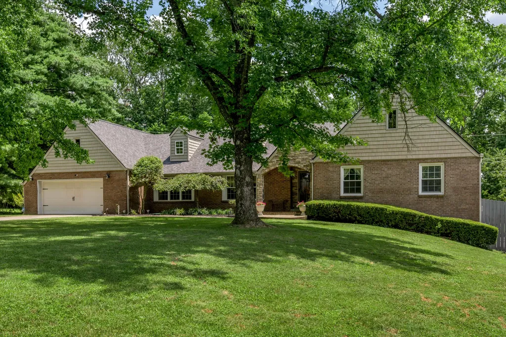 1556 Wellesley Drive Lexington KY 40513