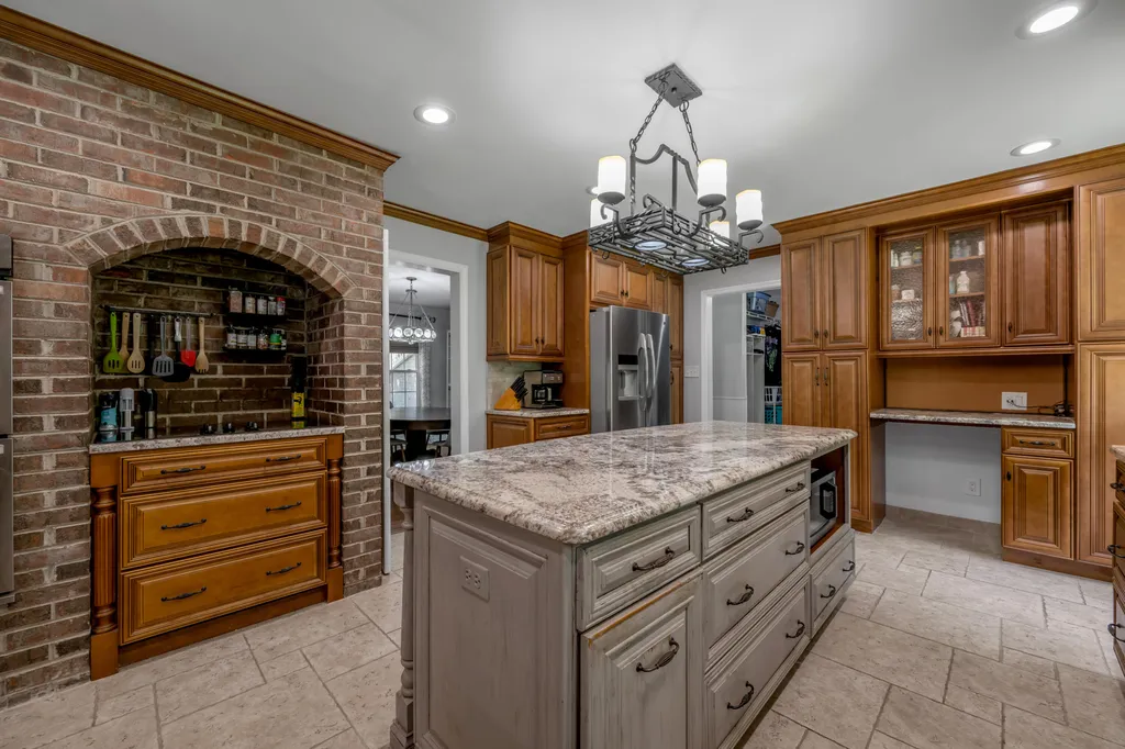 1556 Wellesley Drive Lexington KY 40513