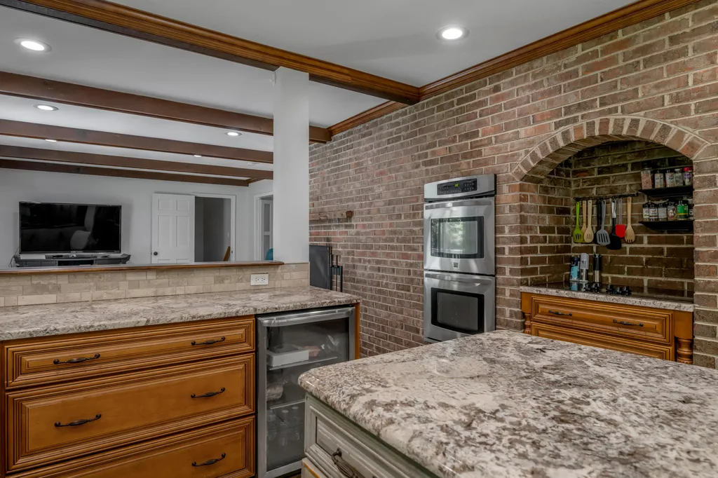 1556 Wellesley Drive Lexington KY 40513