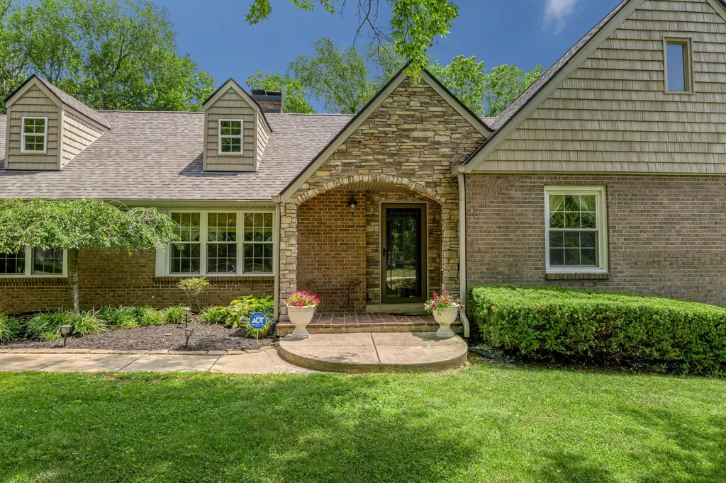 1556 Wellesley Drive Lexington KY 40513