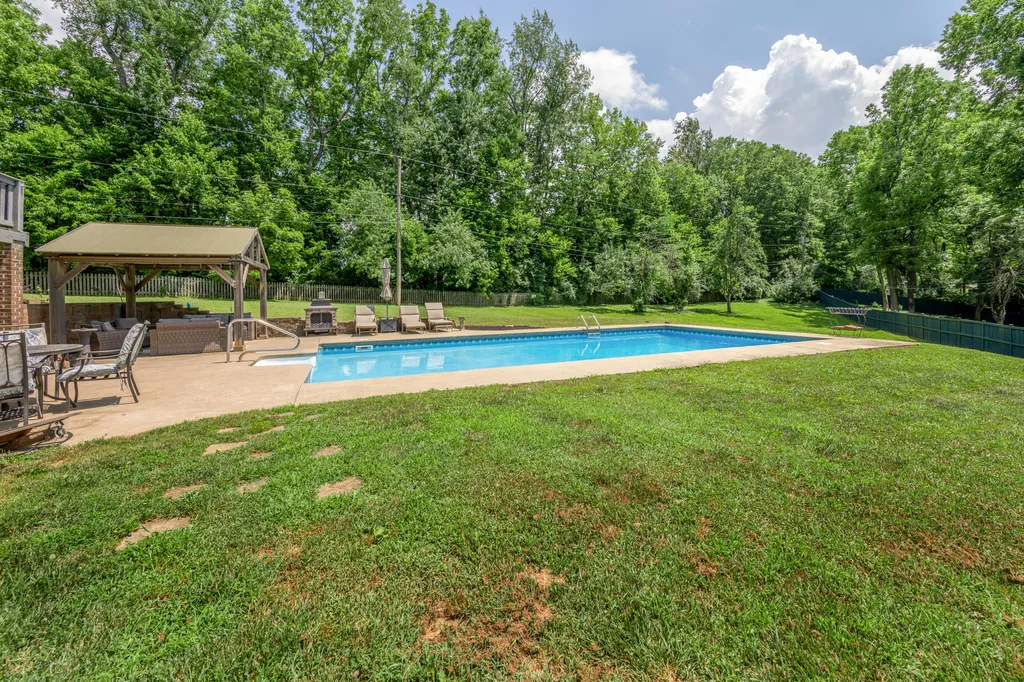 1556 Wellesley Drive Lexington KY 40513