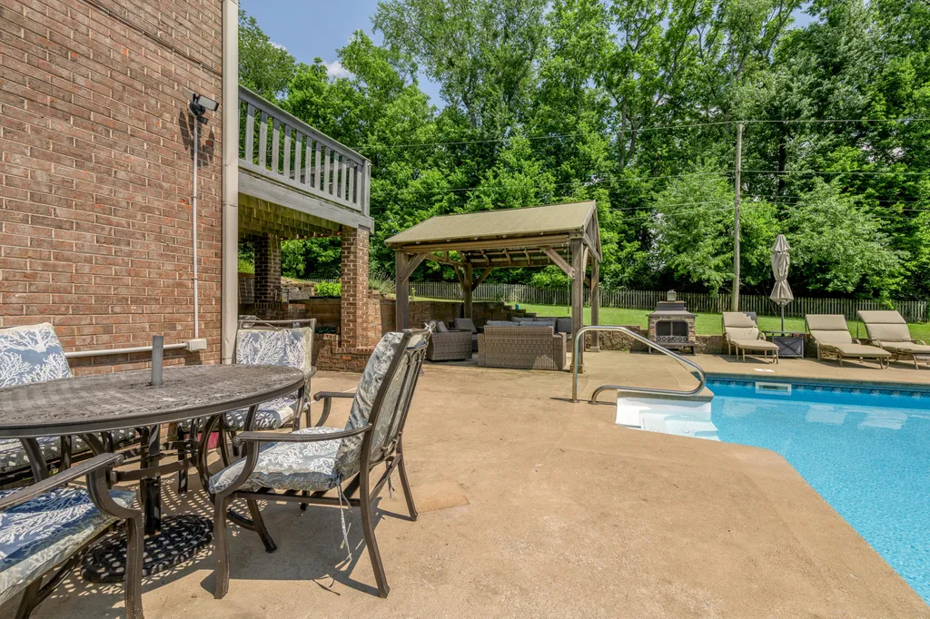 1556 Wellesley Drive Lexington KY 40513