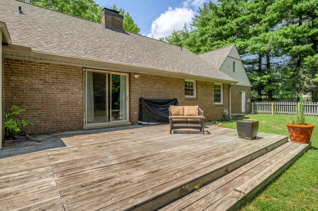 1556 Wellesley Drive Lexington KY 40513