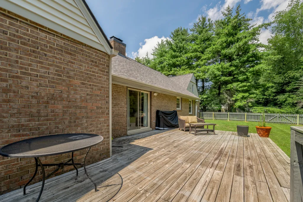 1556 Wellesley Drive Lexington KY 40513